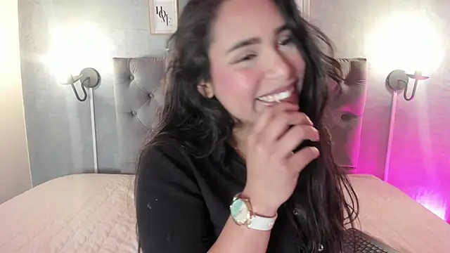 Snapshot of GiannaSlimJB chatting on 09/26/25, 03:32 GiannaSlimJB online show from 09/26/25, 03:32