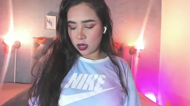 Snapshot of GiannaSlimJB chatting on 10/03/25, 03:25 GiannaSlimJB online show from 10/03/25, 03:25