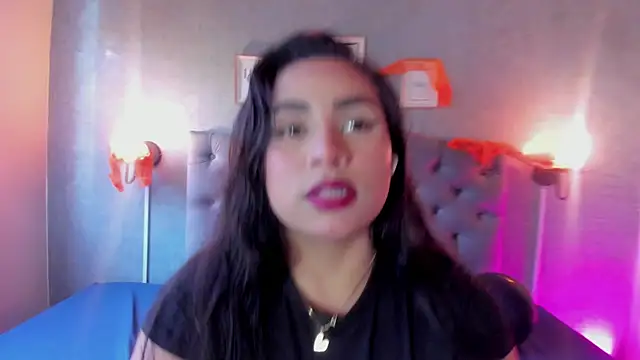 Snapshot of GiannaSlimJB chatting on 10/05/25, 08:18 GiannaSlimJB online show from 10/05/25, 08:18