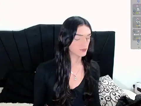 Snapshot of x_isabella_x chatting on 10/18/25, 07:20 x isabella x online show from 10/18/25, 07:20