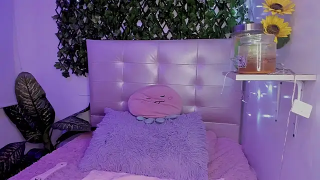 Anna Blade  online show from 12/04/25, 04:22