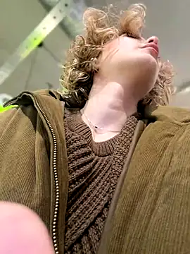 KellyKeler online show from 11/17/25, 12:22