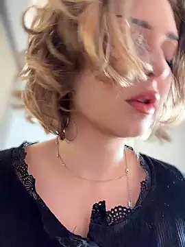 KellyKeler online show from 04/15/26, 10:44