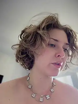 Snapshot of KellyKeler chatting on 07/12/26, 11:12 KellyKeler online show from 07/12/26, 11:12