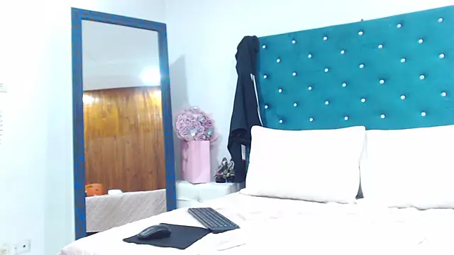 KimScarleth online show from 10/03/25, 05:43