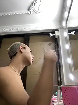 SwettRenata  online show from 10/13/25, 11:43