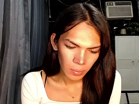 ladyhotcuming online show from 06/17/26, 09:34