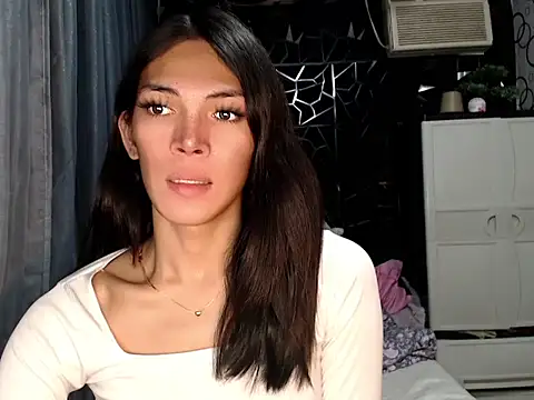 ladyhotcuming online show from 06/28/26, 09:10