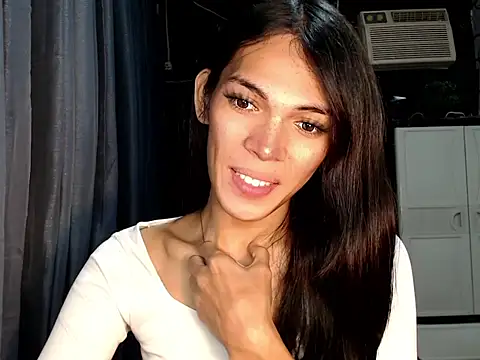 ladyhotcuming online show from 07/26/26, 09:32