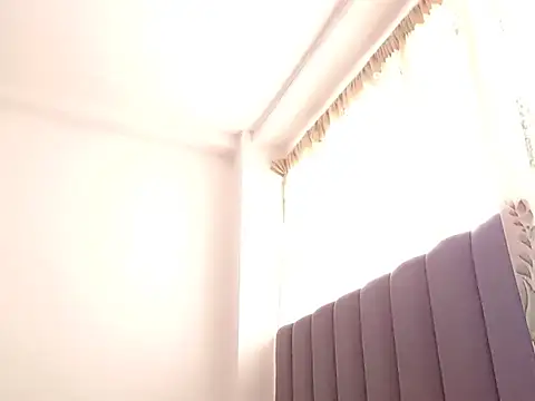 saara johnson496 online show from 04/25/26, 09:56