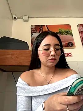 Michelle Zoe online show from 09/14/25, 05:56