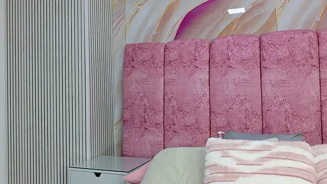 emmacurvy online show from 04/12/26, 03:33