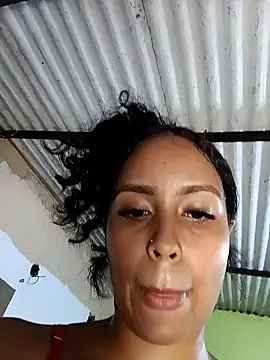 Snapshot of Fernanda30 chatting on 05/16/26, 01:02 Fernanda30 online show from 05/16/26, 01:02