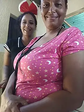 Snapshot of Fernanda30 chatting on 06/25/26, 04:33 Fernanda30 online show from 06/25/26, 04:33