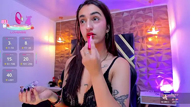 Snapshot of LexiVie_ chatting on 09/25/25, 11:19 LexiVie online show from 09/25/25, 11:19