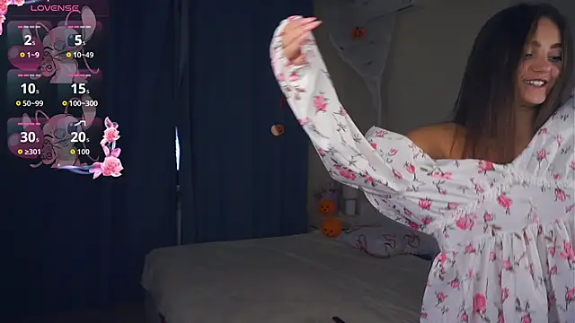 LoraDavi online show from 11/07/25, 07:08