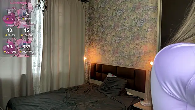 LoraDavi online show from 04/27/26, 06:11