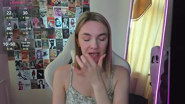 NessaDiazz online show from 09/15/25, 01:27