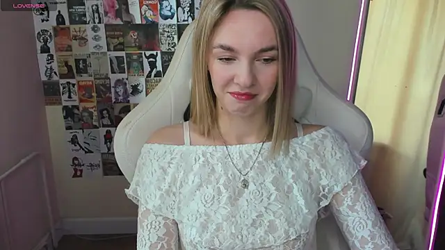 NessaDiazz online show from 09/30/25, 01:21