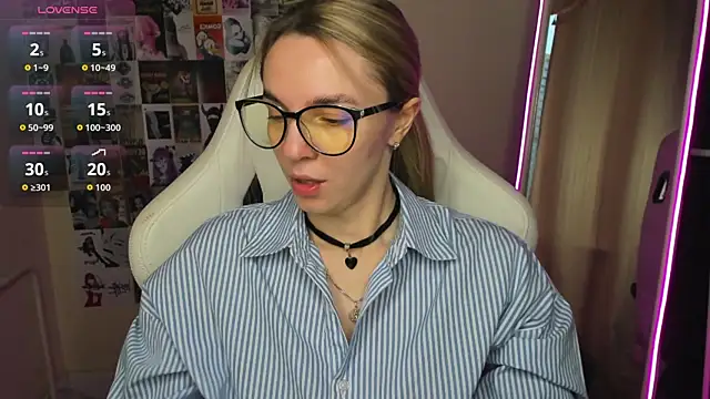 NessaDiazz online show from 10/04/25, 01:14