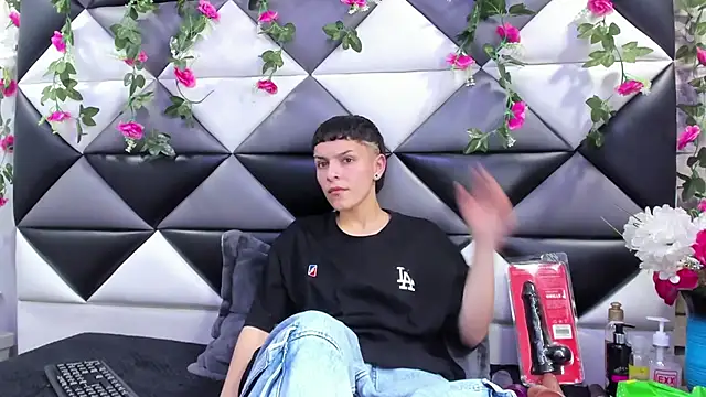 Snapshot of Megan_Thompson_ chatting on 09/11/25, 02:11 Megan Thompson  online show from 09/11/25, 02:11