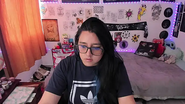 Cherry blush  online show from 04/18/26, 08:31