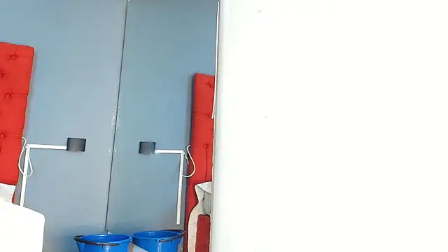 keyla mejia online show from 12/21/25, 12:01