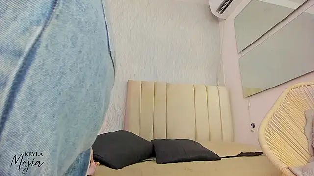 keyla mejia online show from 02/26/26, 12:04