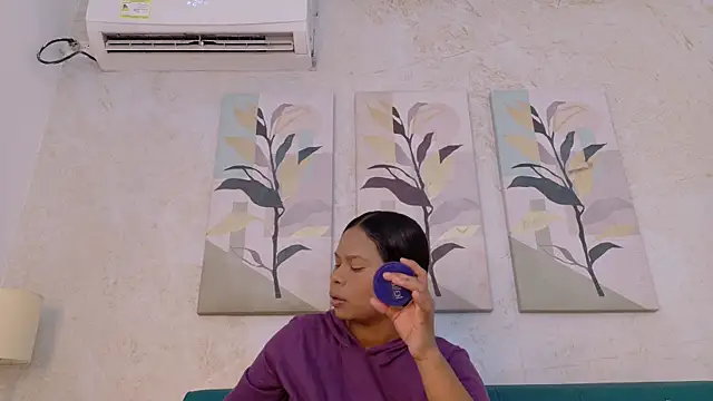 keyla mejia online show from 04/07/26, 12:16