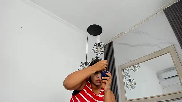 Snapshot of keyla_mejia chatting on 06/05/26, 12:11 keyla mejia online show from 06/05/26, 12:11