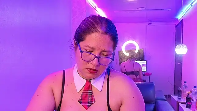 scarlett widow  online show from 04/14/26, 02:17