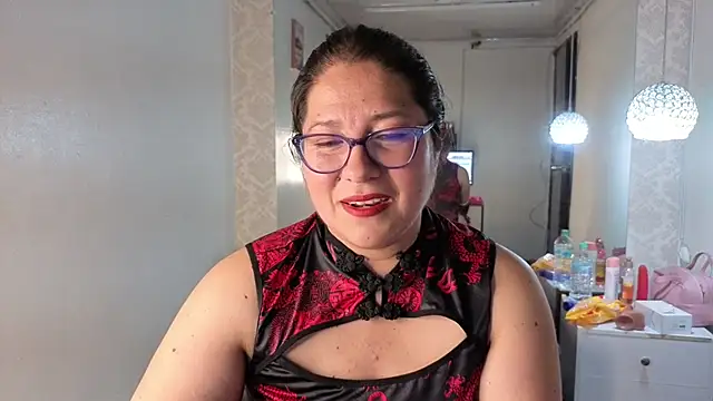 scarlett widow  online show from 04/17/26, 02:25