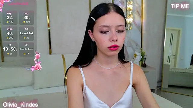 Olivia Kindes online show from 09/19/25, 04:51