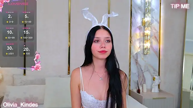 Olivia Kindes online show from 09/21/25, 05:14