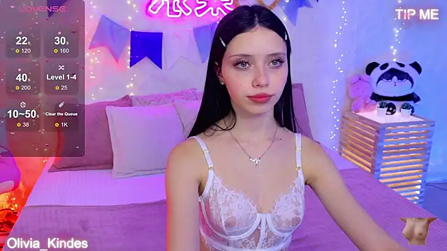 Olivia Kindes online show from 10/06/25, 04:59