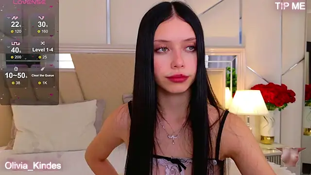 Olivia Kindes online show from 10/13/25, 05:02