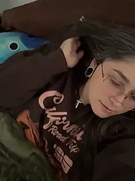 Alix Valentine online show from 10/08/25, 05:21