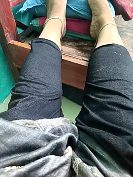 Villageanuty online show from 04/10/26, 12:43