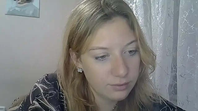 Lily Ember online show from 10/05/25, 07:12