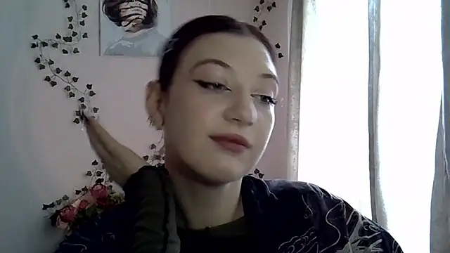 Lily Ember online show from 10/16/25, 10:05