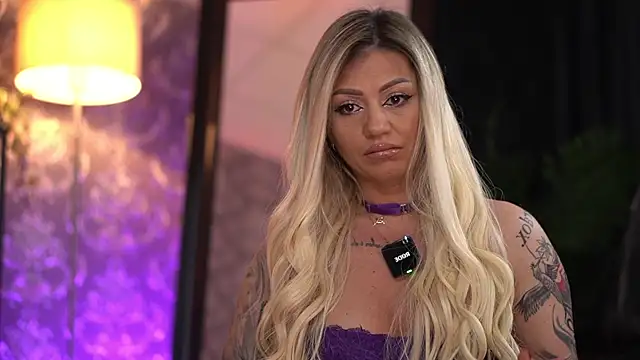 AlmaVelia online show from 12/14/25, 10:47