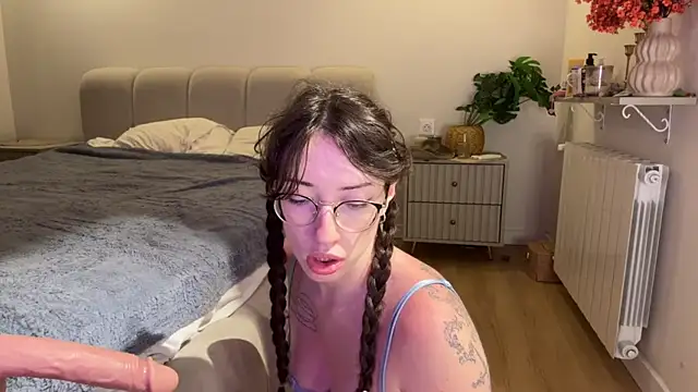 Kelly Berry   online show from 06/25/26, 06:23