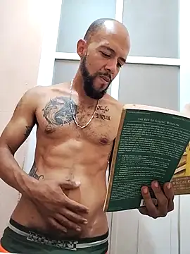 Snapshot of wolfsexmxn chatting on 09/12/25, 09:15 wolfsexmxn online show from 09/12/25, 09:15