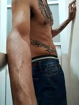 Snapshot of wolfsexmxn chatting on 09/14/25, 06:18 wolfsexmxn online show from 09/14/25, 06:18