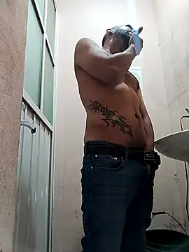 Snapshot of wolfsexmxn chatting on 03/16/26, 06:17 wolfsexmxn online show from 03/16/26, 06:17