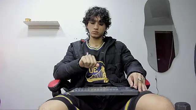 Snapshot of JackesTaylor chatting on 10/19/25, 04:57 JackesTaylor online show from 10/19/25, 04:57