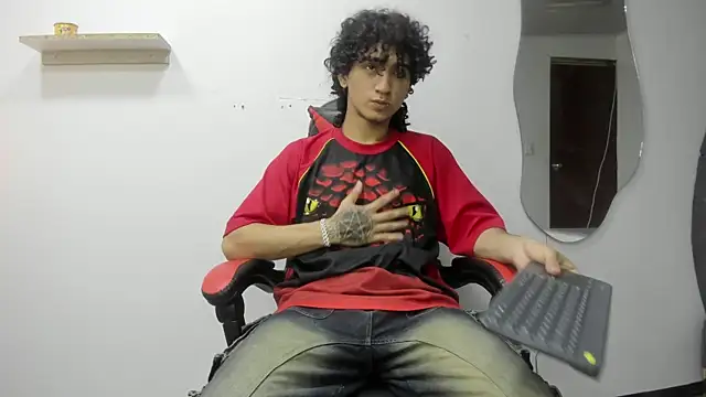 Snapshot of JackesTaylor chatting on 10/26/25, 05:02 JackesTaylor online show from 10/26/25, 05:02