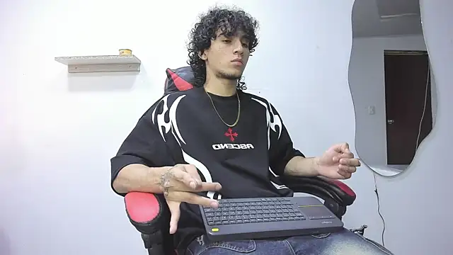 Snapshot of JackesTaylor chatting on 11/09/25, 04:55 JackesTaylor online show from 11/09/25, 04:55