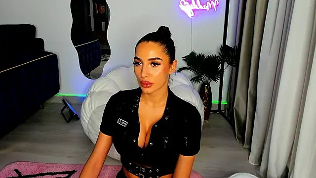 SluttyMaddy online show from 03/06/26, 07:43