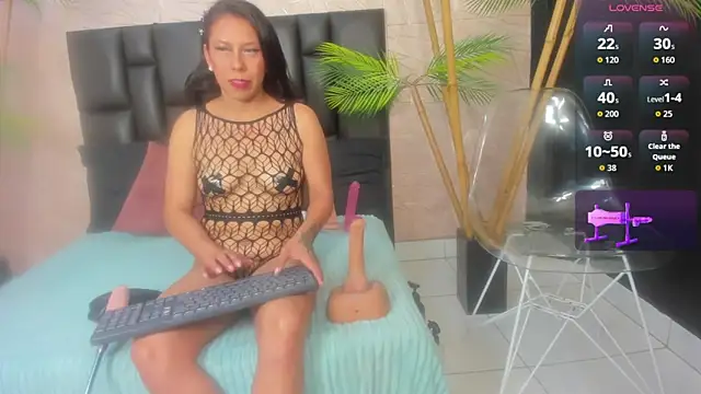 karlarusso online show from 09/15/25, 08:31